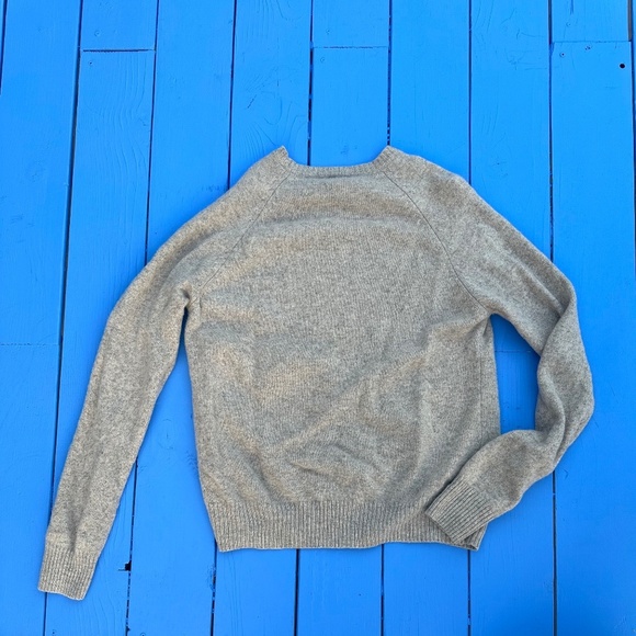 JCREW Lambs Wool Crewneck Sweater - Picture 2 of 6